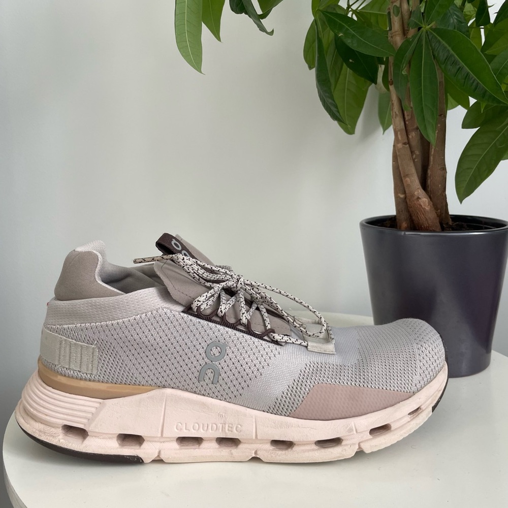 Women Size 11 On Running Cloudnova
Pearl Shell Running Shoes